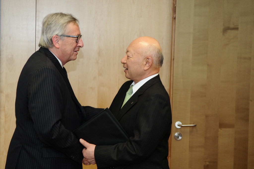 European Commission President Juncker and BRT co-Chairman Tsukuda (29/04/2015)